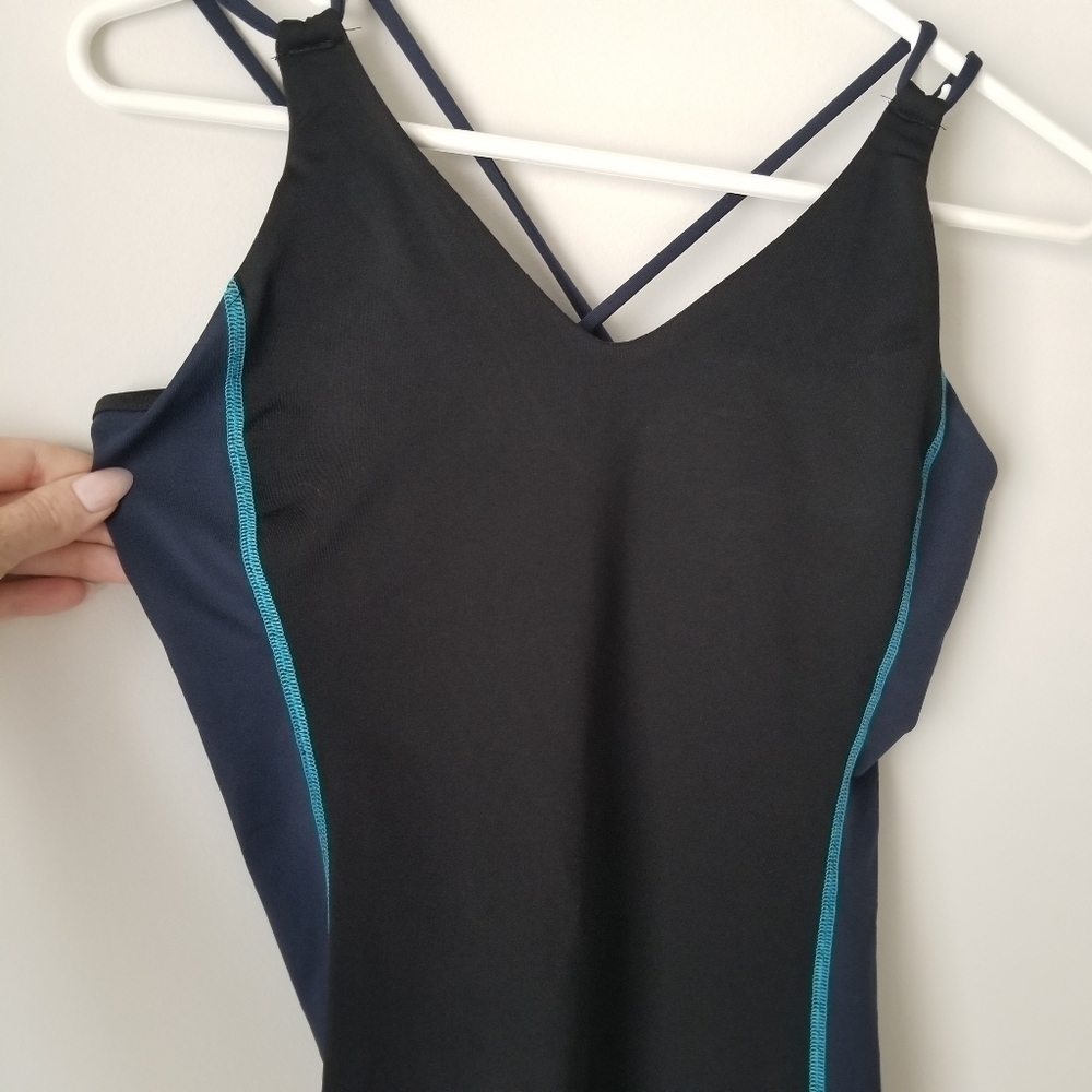 Ellie Workout Tank Black/Navy Activewear in Size M - Picture 3 of 12